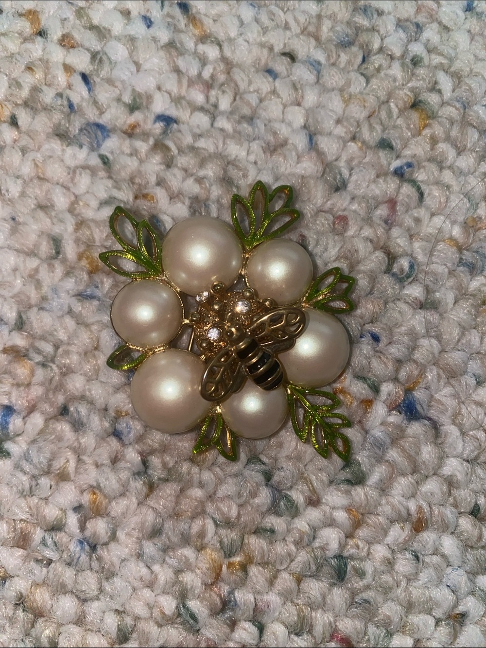 Pearl bumble bee brooch